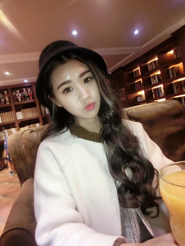 气质小妹的第三张照片--德州相亲服务中心