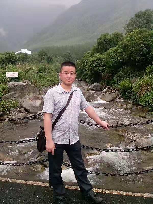 淡定牛魔王的第三张照片--德州相亲服务中心