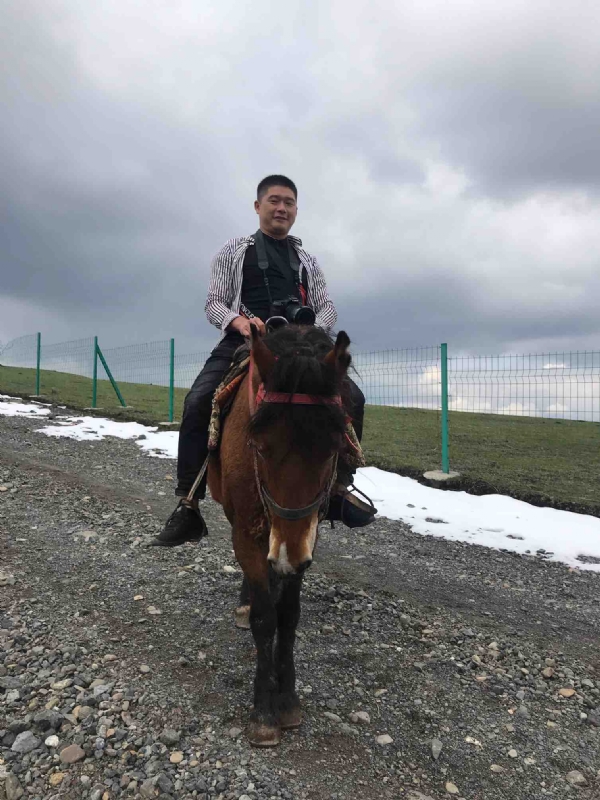 一个人的第一张照片--德州相亲服务中心