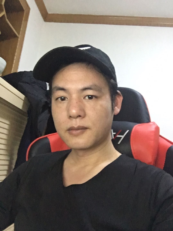 扛枪打鸟的第一张照片--德州相亲服务中心