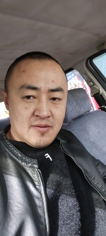 精神九哥的第一张照片--德州相亲服务中心