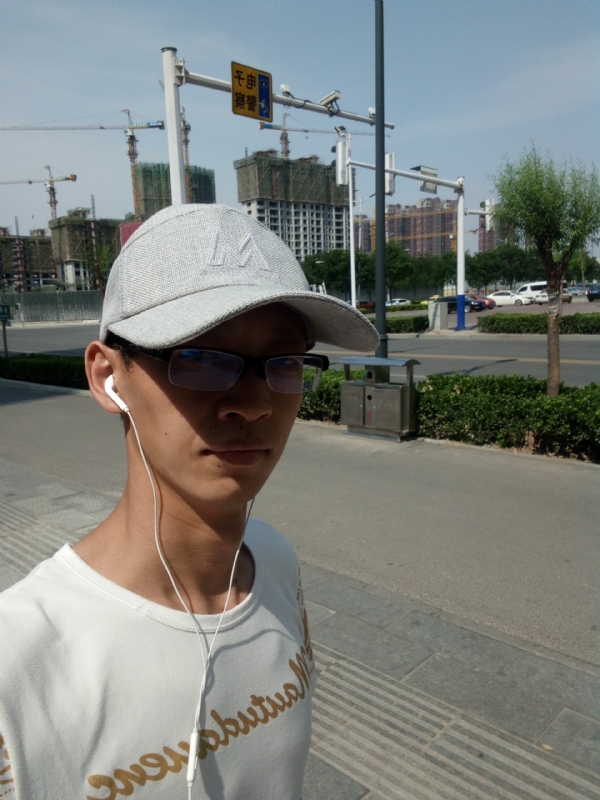 挥一挥手什么都没有的第一张照片--德州相亲服务中心