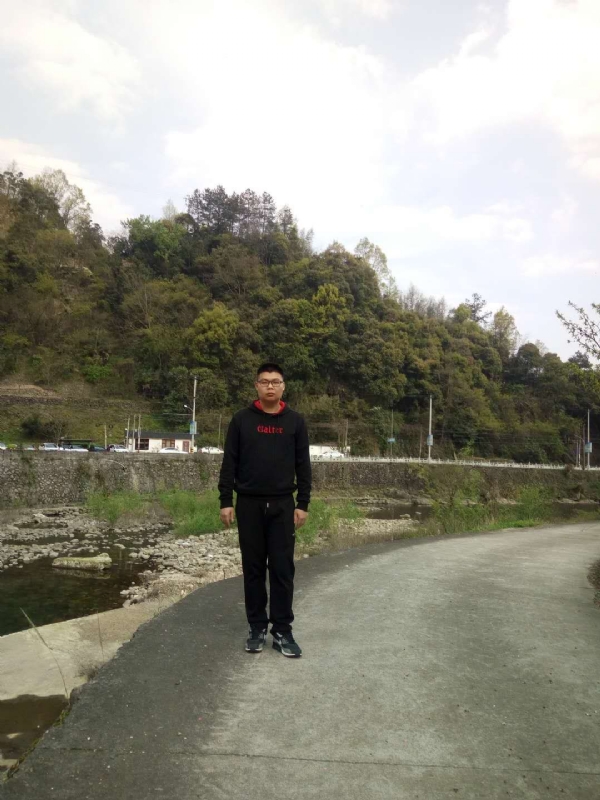 等着上钩的鱼的第一张照片--德州相亲服务中心