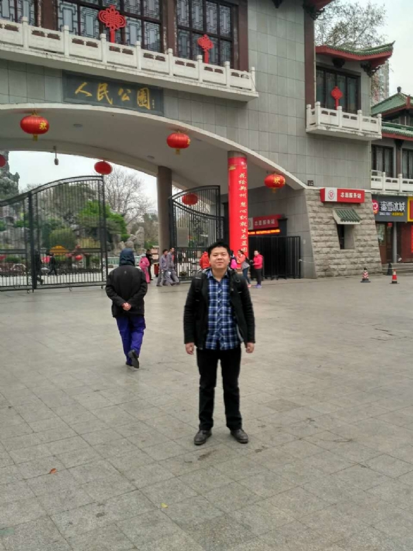 在奋斗的第一张照片--德州相亲服务中心
