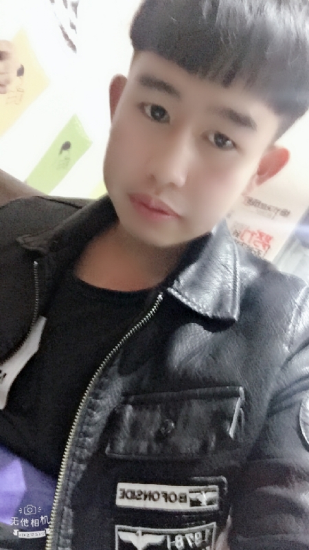 军绿色的第一张照片--德州相亲服务中心
