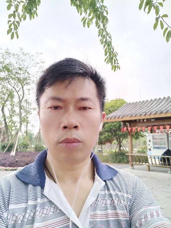 一个人的孤单的第一张照片--德州相亲服务中心