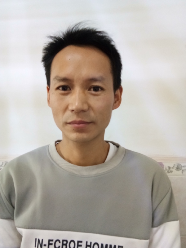 单亲爸爸的第一张照片--德州相亲服务中心