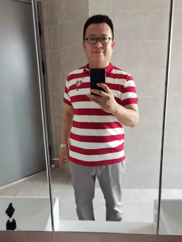 行走的打桩机的第二张照片--德州相亲服务中心