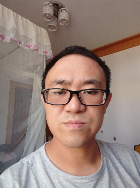 小涨常鸿的第一张照片--德州相亲服务中心