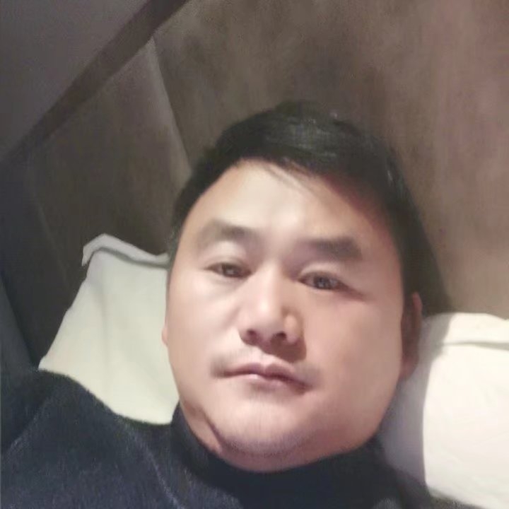 奔跑的第三张照片--德州相亲服务中心