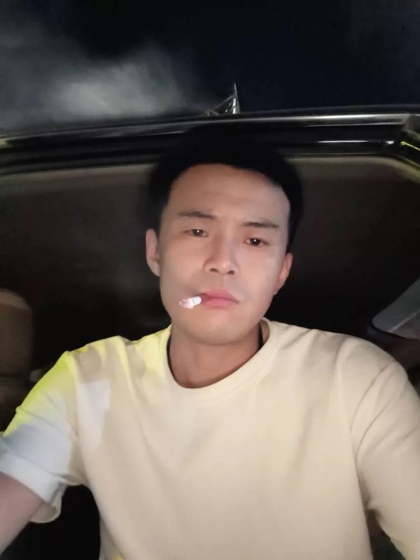 爱睡觉的土拨鼠的第一张照片--德州相亲服务中心