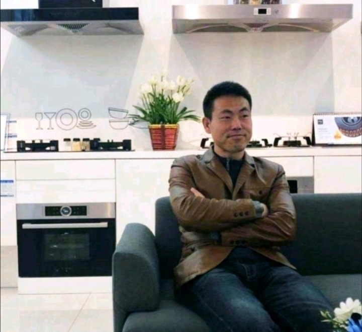 奋斗的执着的第一张照片--德州相亲服务中心