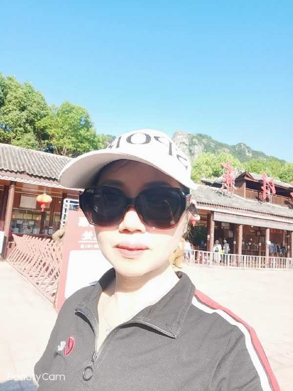 山百合的第一张照片--德州相亲服务中心