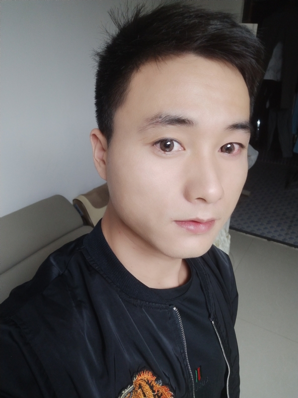 何凡的第三张照片--德州相亲服务中心