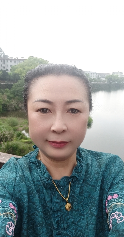 雨中情的第一张照片--德州相亲服务中心