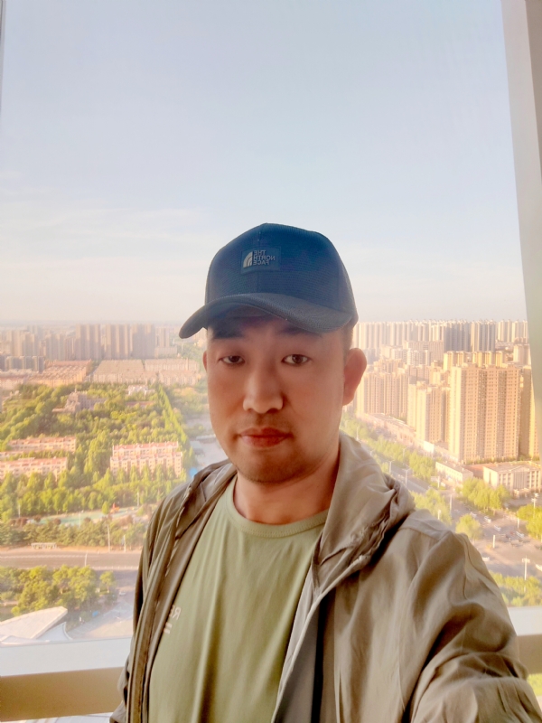 勇攀高峰的第一张照片--德州相亲服务中心