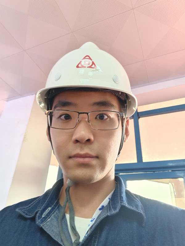 何鹏宇的第二张照片--德州相亲服务中心