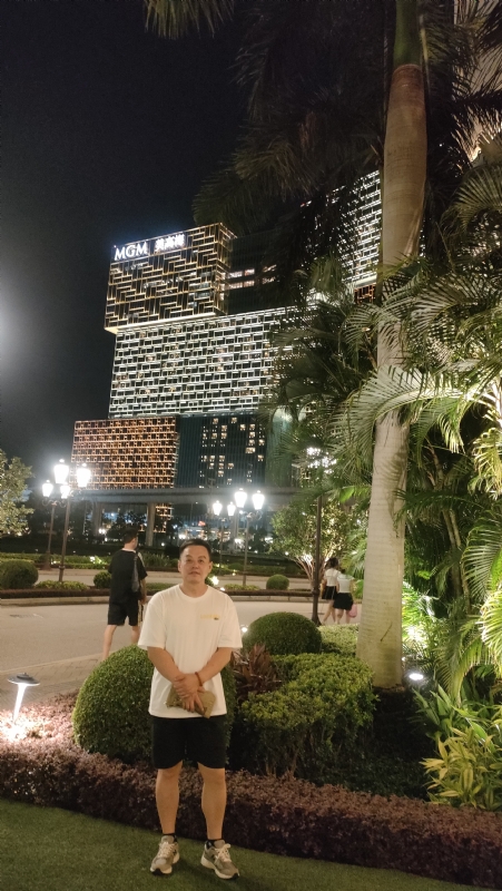 熟悉的身影的第一张照片--德州相亲服务中心
