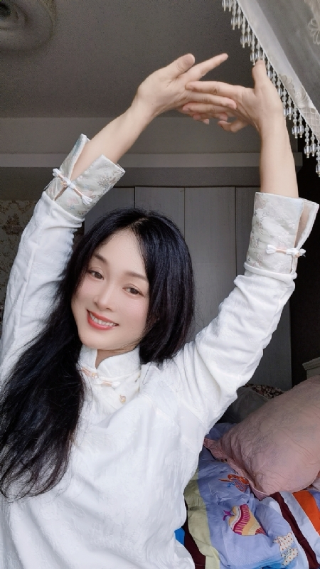 伊伊的第四张照片--德州相亲服务中心