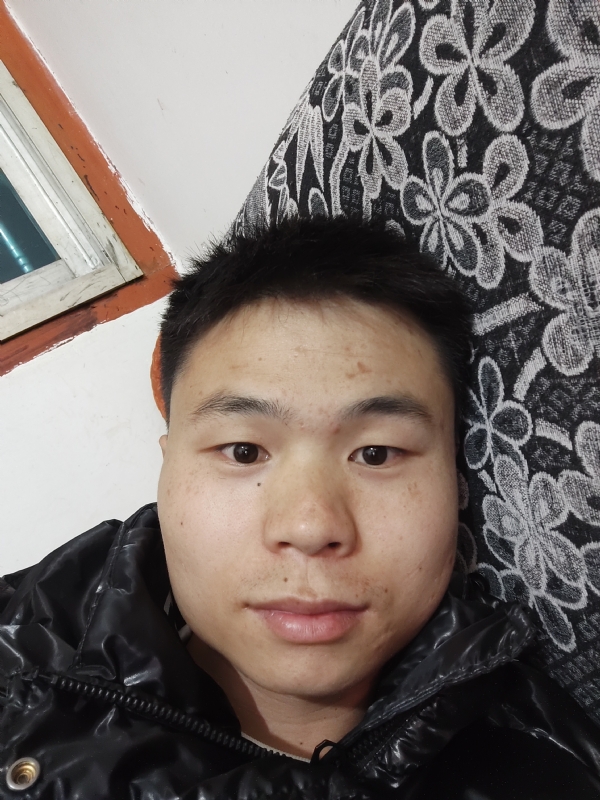 麒麟区幼儿园扛把子的第三张照片--德州相亲服务中心