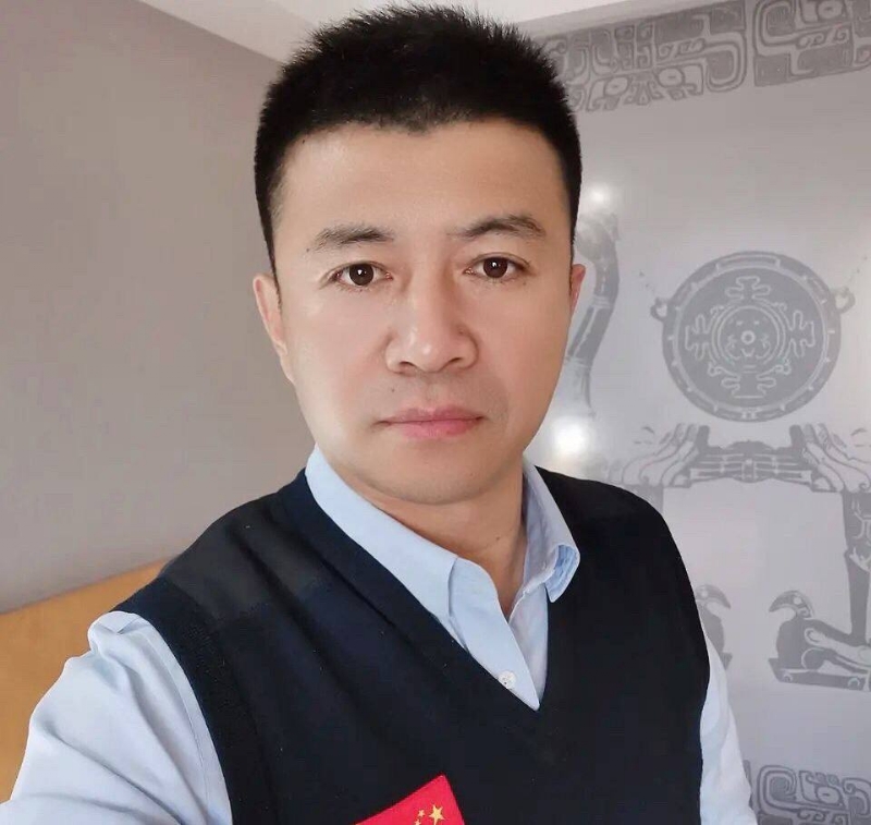 生在红旗下的第一张照片--德州相亲服务中心